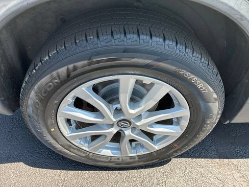 Used 2020 Nissan Rogue SV AWD/4WD image 10