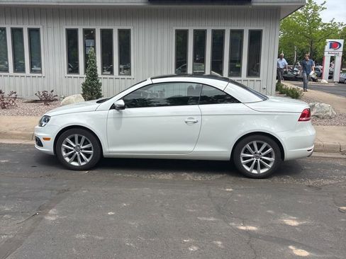 Used 2016 Volkswagen Eos Komfort FWD image 1