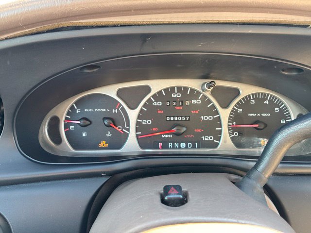 Used 1999 Ford Taurus SE FWD image 24