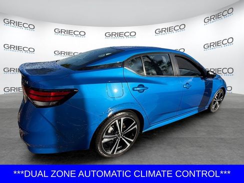 Used 2023 Nissan Sentra SR w/ SR Premium Package FWD image 7