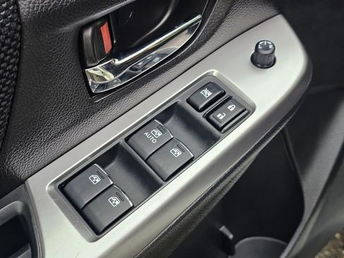 Used 2017 Subaru Crosstrek 2.0i Premium image 21