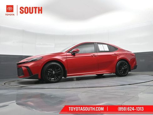 Used 2025 Toyota Camry SE image 45