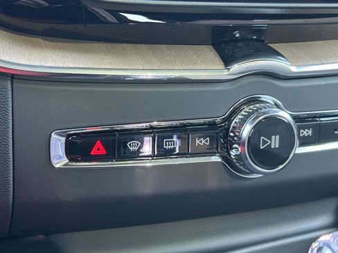 New 2026 Volvo XC60 B5 Plus w/ Protection Package Premier image 25