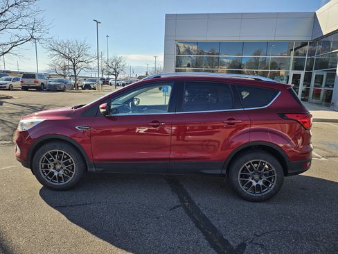 Used 2019 Ford Escape Titanium image 9