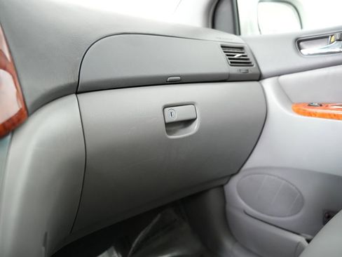 Used 2010 Toyota Sienna XLE Limited image 47