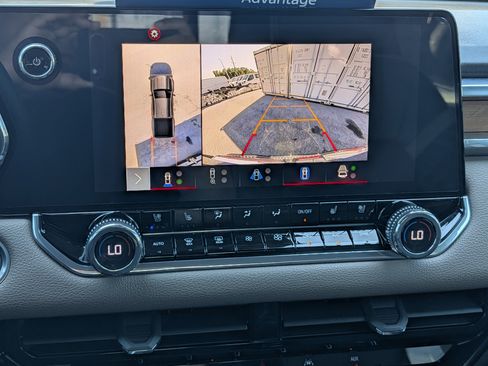 Used 2024 GMC Canyon Denali image 29