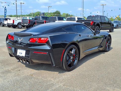 Used 2019 Chevrolet Corvette Stingray Coupe w/ 1LT RWD image 2