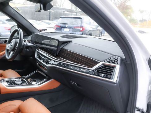 Used 2024 BMW X5 xDrive40i w/ M Sport Package image 34