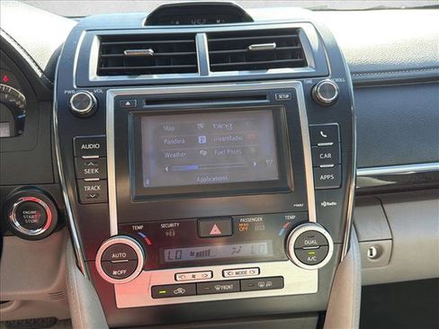 Used 2012 Toyota Camry XLE w/ Leather Pkg FWD image 18
