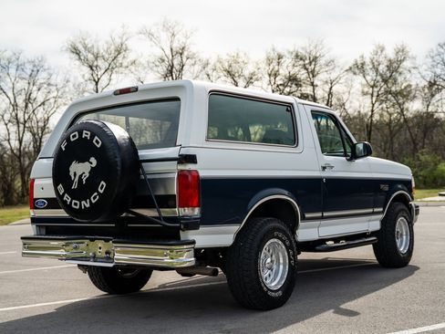Used 1993 Ford Bronco XLT AWD/4WD image 18