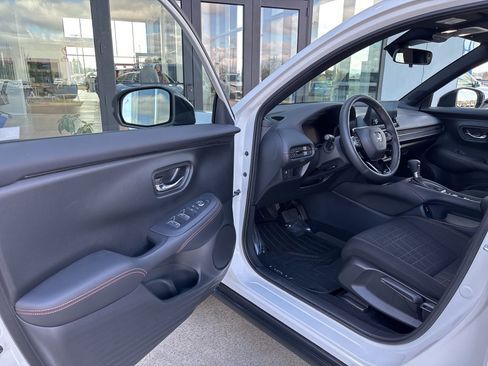 Used 2024 Honda HR-V Sport image 9