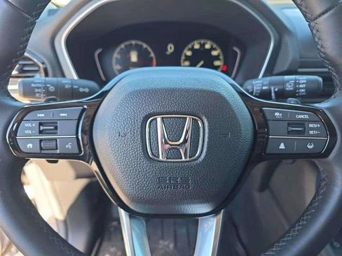 Used 2025 Honda Pilot Touring image 34