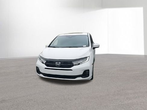 New 2026 Honda Odyssey Touring image 3
