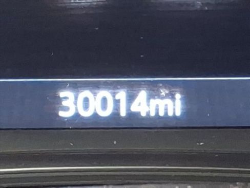 Used 2023 Chevrolet Traverse LT image 30