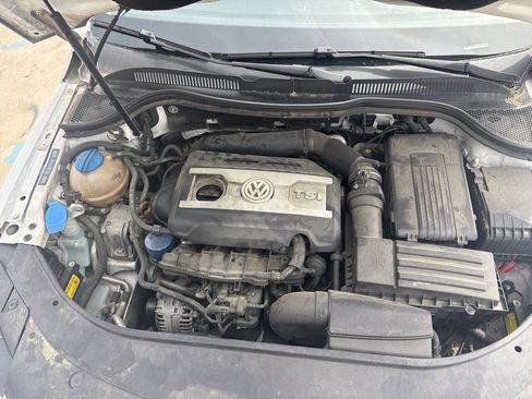 Used 2013 Volkswagen CC R-Line image 16