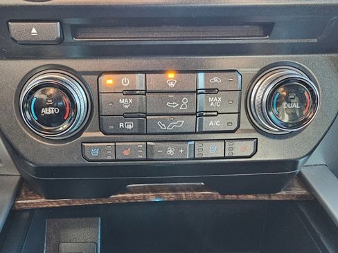 Used 2017 Ford F150 Platinum w/ Technology Package image 11