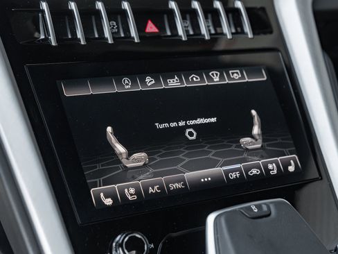 Used 2020 Lamborghini Urus image 33