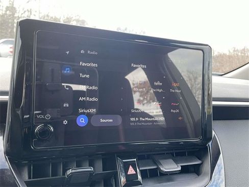 Certified 2025 Toyota Corolla SE image 27