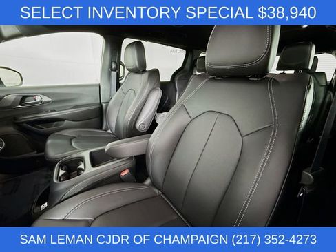 New 2026 Chrysler Pacifica Select FWD image 20