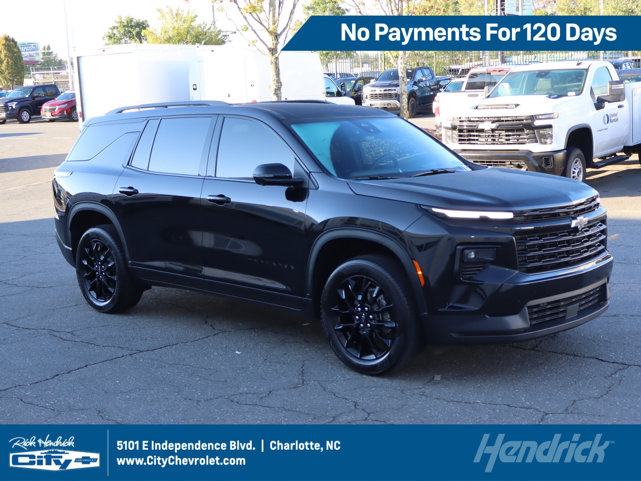 Used 2024 Chevrolet Traverse LT w/ Midnight/Sport Edition FWD image 1