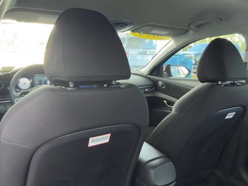 Used 2024 Hyundai Elantra SEL FWD image 7