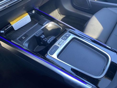 Used 2025 Mercedes-Benz GLB 250 image 29