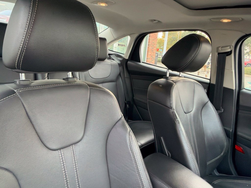 Used 2014 Ford Focus Titanium FWD image 11