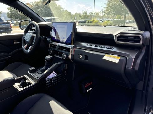 New 2024 Toyota Tacoma TRD Off-Road AWD/4WD image 36