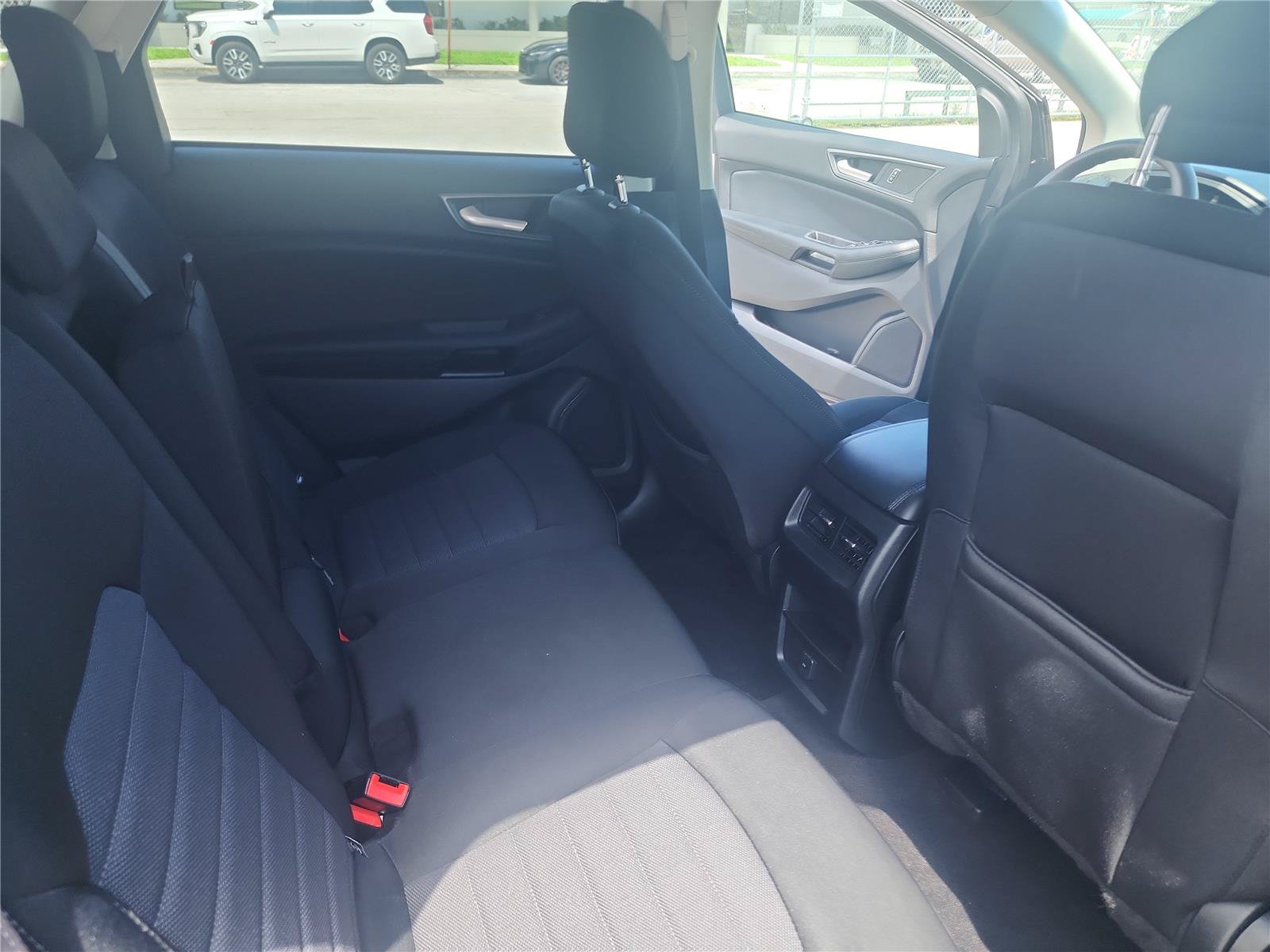 Certified 2020 Ford Edge SE FWD image 21