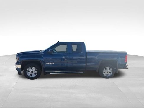 Used 2017 GMC Sierra 1500 SLE w/ SLE Value Package AWD/4WD image 7