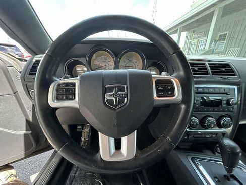 Used 2014 Dodge Challenger SXT Plus RWD image 15