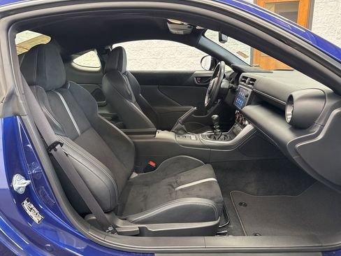 Used 2023 Toyota GR86 Premium RWD image 36