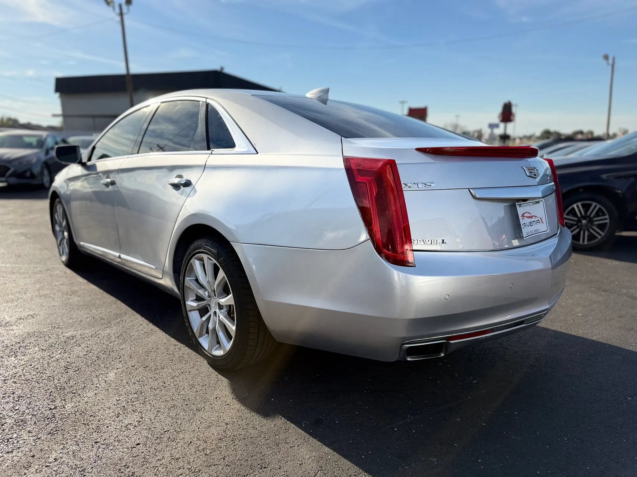 Used 2017 Cadillac XTS Luxury w/ Driver Awareness Package FWD image 5