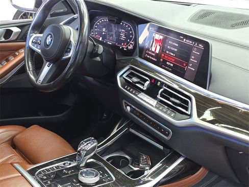 Used 2019 BMW X7 xDrive50i w/ M Sport Package image 18