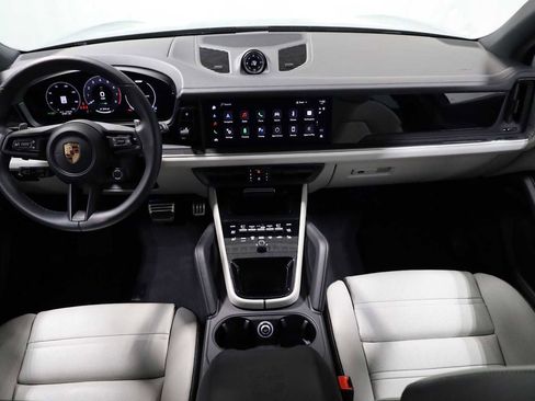 Certified 2025 Porsche Cayenne E-Hybrid image 26