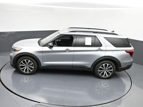 Used 2023 Ford Explorer ST-Line w/ Class IV Trailer Tow Package image 34