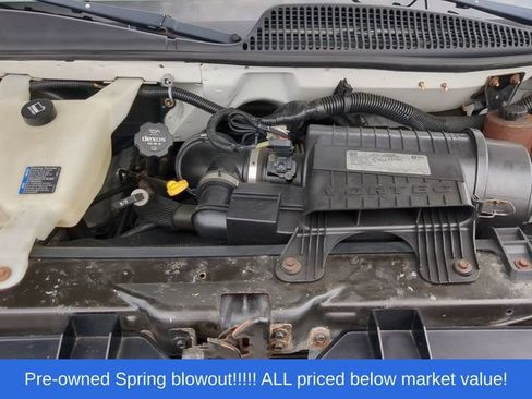 Used 2016 Chevrolet Express 2500 RWD image 41