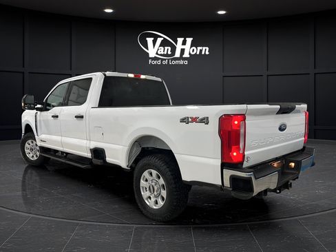 Used 2024 Ford F250 XLT AWD/4WD image 5