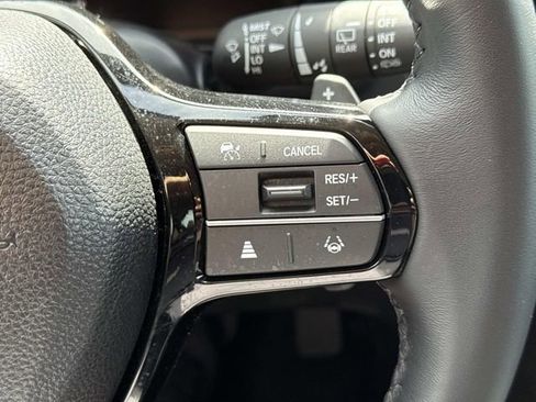 Used 2025 Honda Pilot Touring image 24