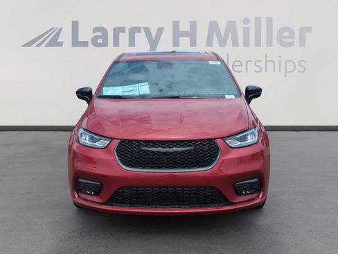 New 2026 Chrysler Pacifica Select FWD image 8
