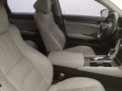 Used 2018 Honda Accord Touring image 21