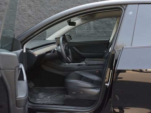 Used 2021 Tesla Model Y Long Range image 14