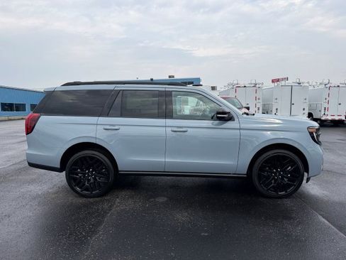 New 2026 Ford Expedition Platinum image 10