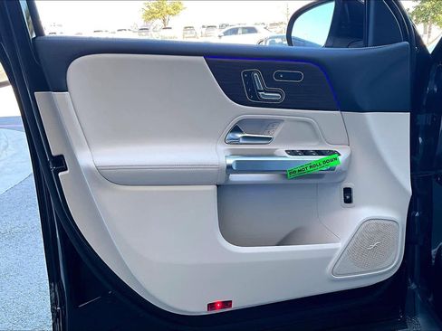 New 2026 Mercedes-Benz GLB 250 4MATIC image 10