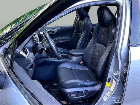 Used 2022 Toyota RAV4 XSE w/ Premium Package AWD/4WD image 9