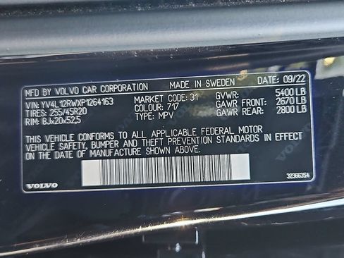 Used 2023 Volvo XC60 B5 Plus w/ Protection Package Premier AWD/4WD image 28