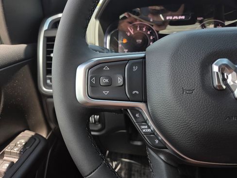 New 2026 RAM 1500 4x4 Crew Cab image 23