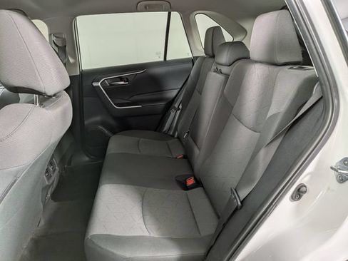 Used 2024 Toyota RAV4 XLE FWD image 23
