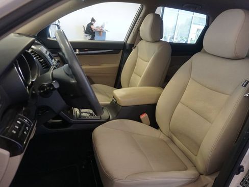 Used 2011 Kia Sorento 2WD w/ Convenience Pkg image 15