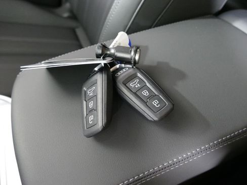 Used 2025 Audi Q5 Premium w/ Convenience Package AWD/4WD image 12